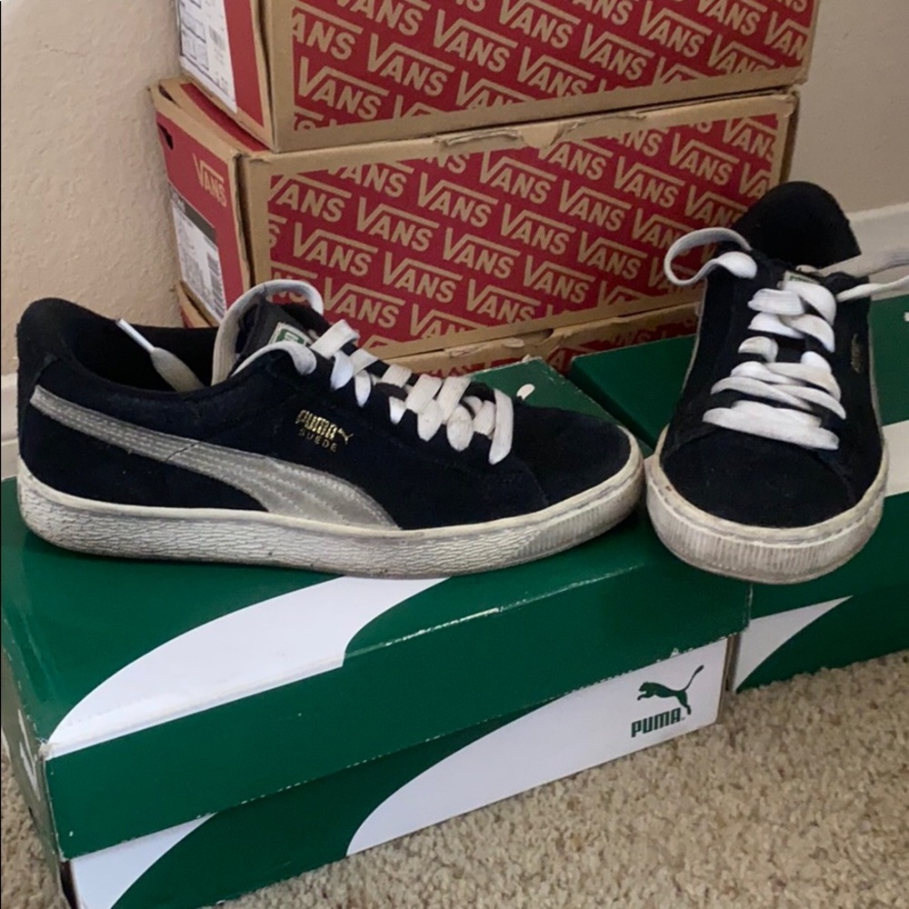 Black & White Jr Suede Pumas kid sneakers